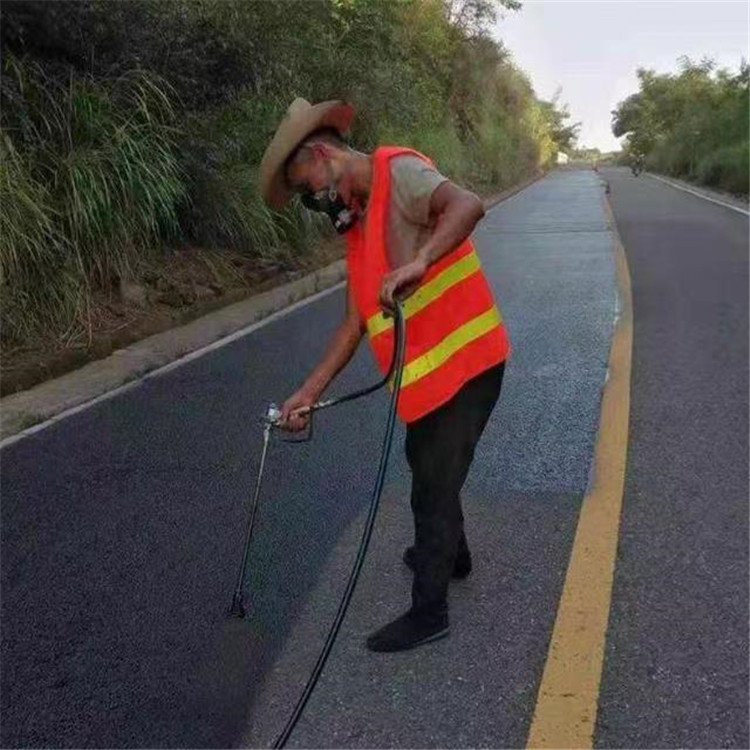 日照 彩色防滑路面的底涂是保障路面附着力